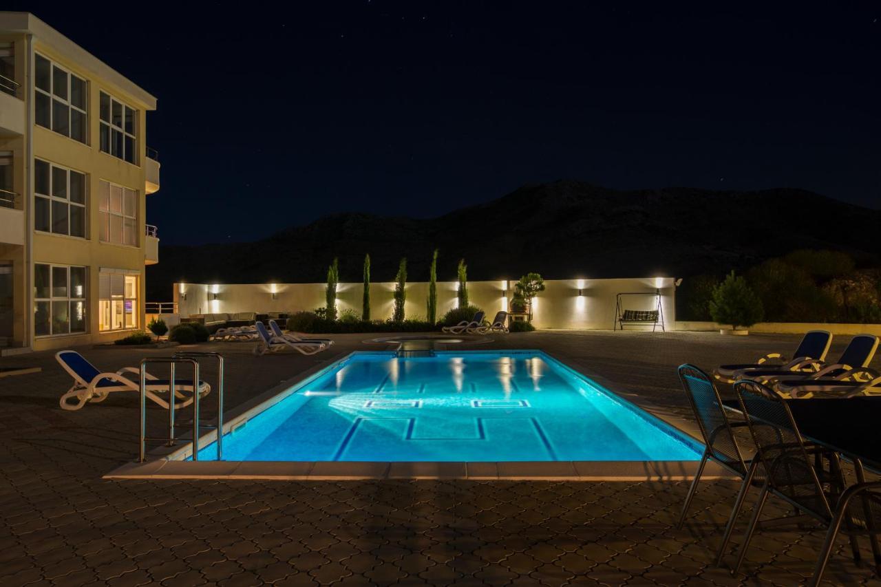 Luxury Apartment Petra Ravno Ngoại thất bức ảnh