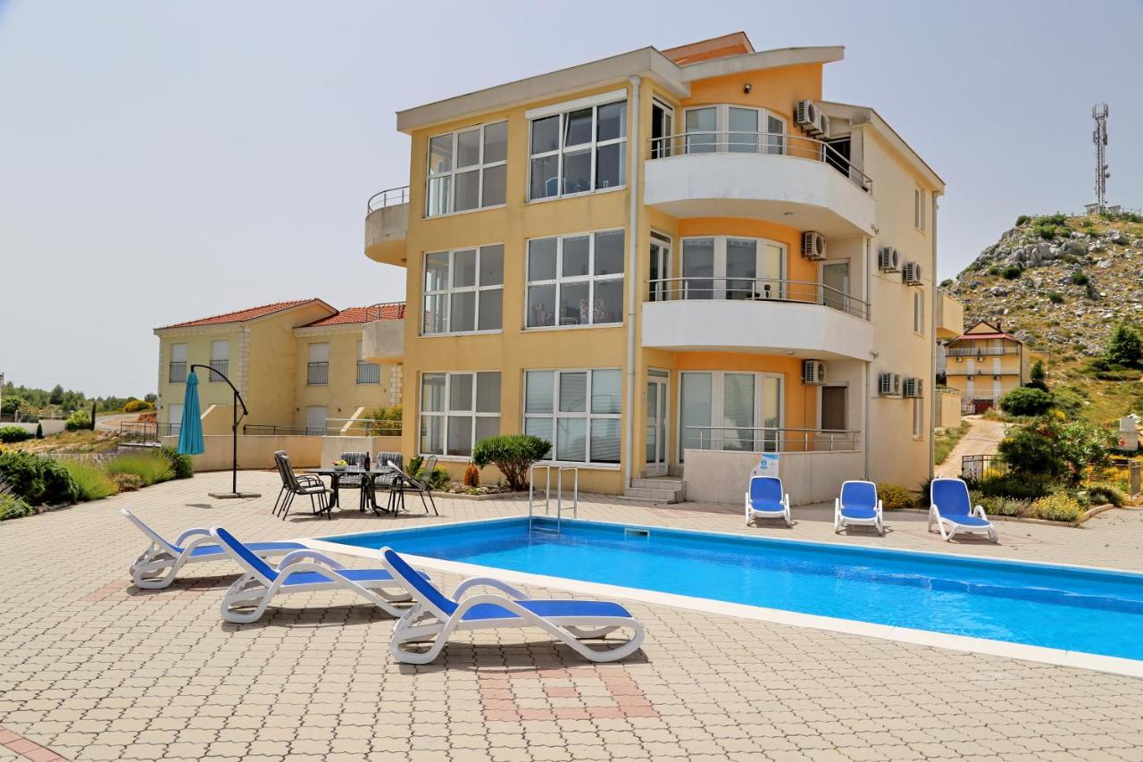 Luxury Apartment Petra Ravno Ngoại thất bức ảnh